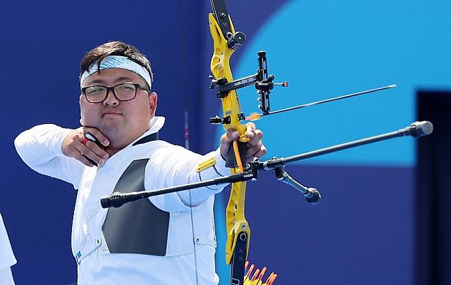 사격 중인 김우진. 뉴시스