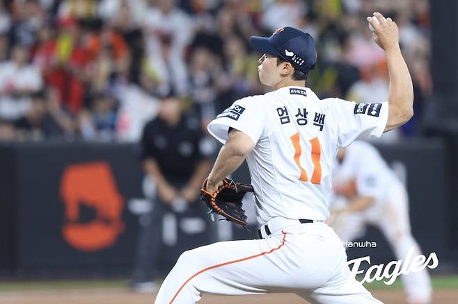 한화 엄상백이 2일 대전 한화생명 볼파크에서 열린 2025 KBO리그 정규시즌 KIA전에 등판해 역투하고 있다. 사진 | 한화 이글스