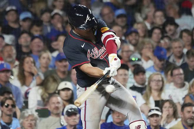 김하성이 3일(한국 시간) 미국 일리노이주 시카고 리글리 필드에서 열린 2025 메이저그(ML) 정규시즌 시카고 컵스전 7회초에 안타를 치고 있다. 사진 | 시카고=AP 연합뉴스