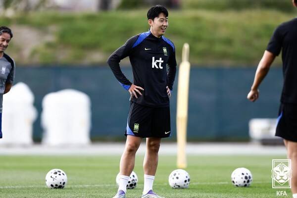 대표팀 합류 후 첫 훈련에 임하는 손흥민. /사진=KFA