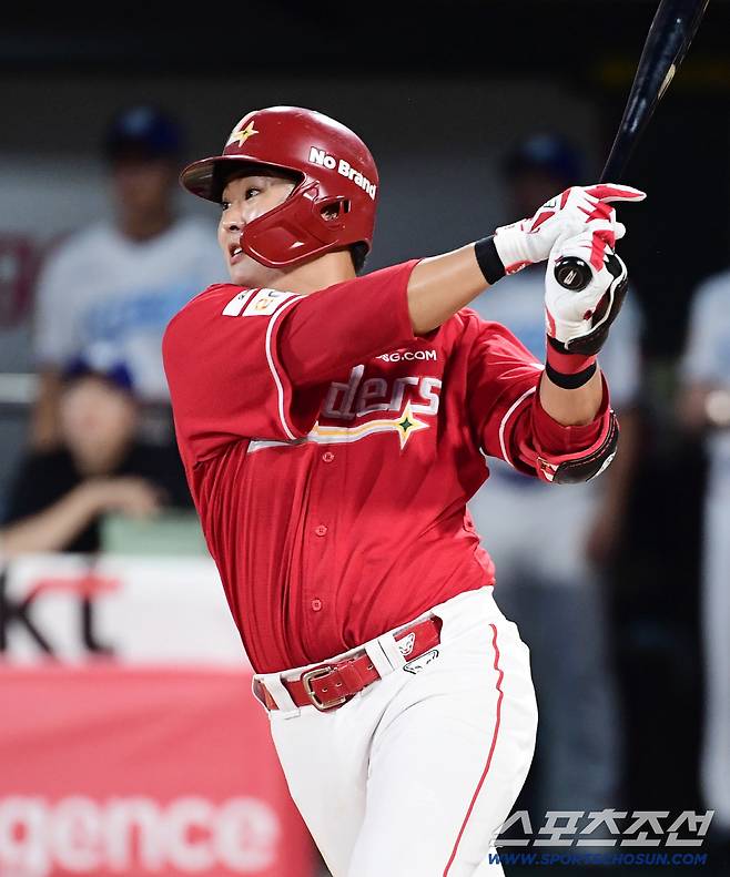 21일 수원 케이티위즈파크에서 열린 KT와 SSG의 경기. 4회 1타점 적시타를 날린 SSG 고명준. 수원=송정헌 기자songs@sportschosun.com/2025.08.21/