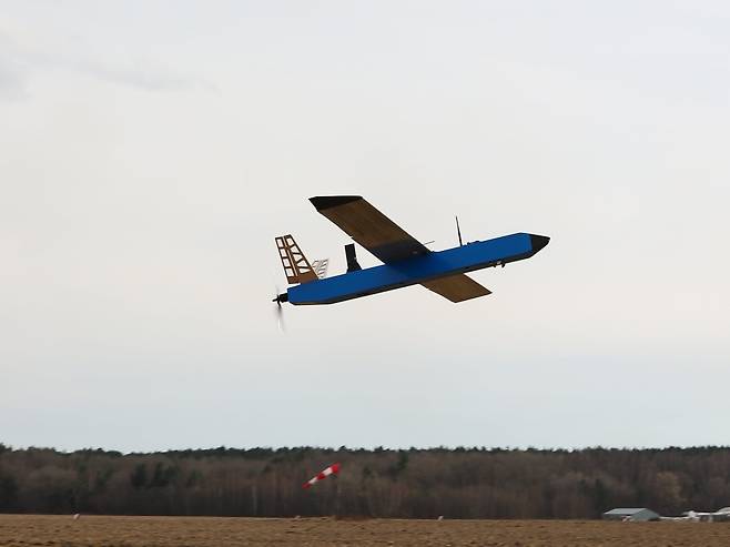 우크라이나의 군용 드론 제작사 베소마르가 개발한 '헌터 드론'의 모습. 러시아군의 드론을 잡는 요격 드론이다. /베소마르 제공