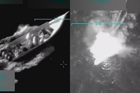 도널드 트럼프 미국 대통령이 2일(현지시간) 소셜미디어 트루스소셜에 베네수엘라의 마약 운반선을 격침하는 장면이 담긴 영상을 올렸다. 사진 트럼프 대통령 트루스소셜 캡처