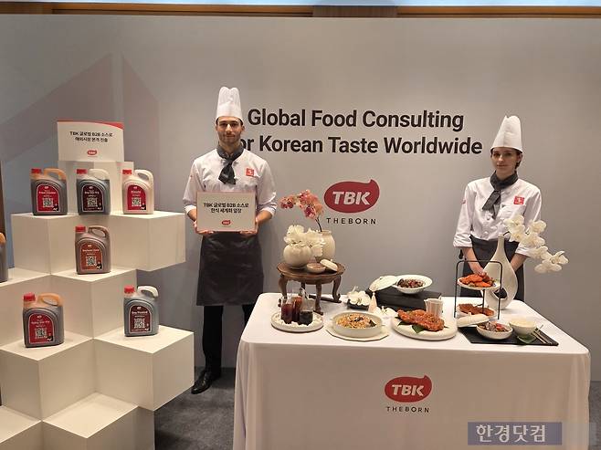 3일 서울 중구 신라호텔에서 열린 '더본코리아 글로벌 B2B 소스 론칭' 기자간담회에 소스 신제품이 진열돼있다./사진=박수림 기자