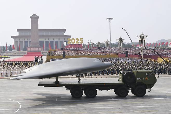 3일 베이징 톈안먼 광장에서 열린 중국 전승절 80주년 기념식에서 중국군이 퍼레이드를 하고 있다. 신화 연합뉴스
