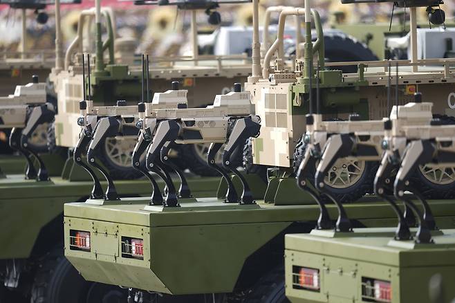 지상 무인 전투 편대. 신화 연합뉴스