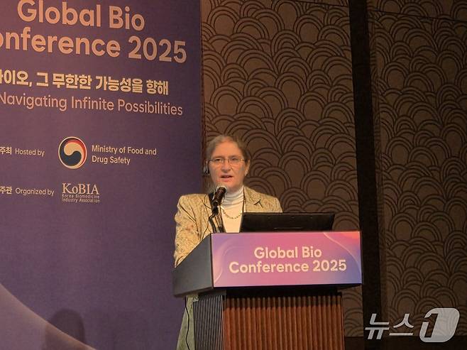 삼성바이오에피스 미국 규제정책 전략 담당 질리언 울렛 상무가 4일 서울 강남구 그랜드 인터컨티넨탈 서울 파르나스에서 열린 '글로벌 바이오 콘퍼런스 2025'(GBC)에서 발표를 하고 있다. 2025. 9. 4/뉴스1 황진중 기자