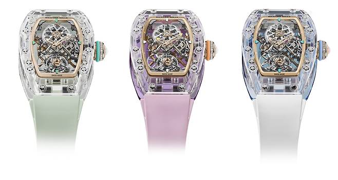 백케이스에 사용한 투명 사파이어 크리스털의 색에 따라 다른 느낌을 주는 3종의 RM 75-01 시리즈. 사진 리차드 밀