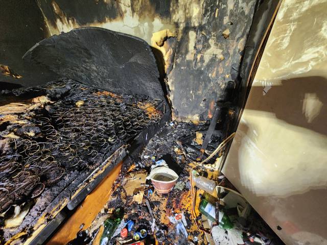 5일 오전 4시 20분께 부산 북구 한 여관에서 화재가 발생해 투숙객 1명이 숨졌다. 부산소방재난본부 제공