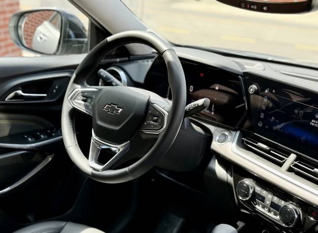 쉐보레 트랙스 크로스오버 운전석./사진=백유진 기자 byj@