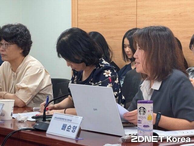 배순영 한국소비자원 전문위원이 배달 앱의 특징에 대해 설명하고 있다