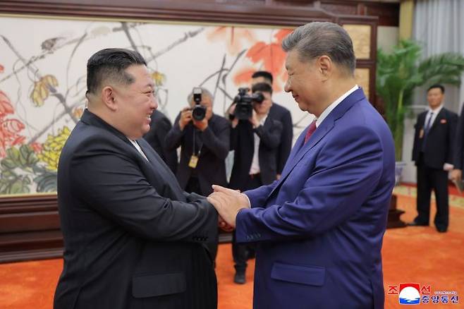 전승절 80주년 열병식 참석을 위해 중국을 방문한 김정은 북한 국무위원장이 4일 오후 시진핑 중국 국가주석과 양자회담을 개최했다고 조선중앙통신이 5일 이에 대해 보도했다. 2025.9.5 연합뉴스