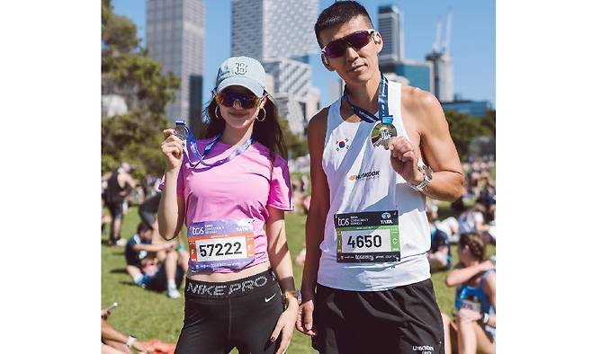 뉴진스의 다니엘이 션과 함께 근황을 전했다. 션 SNS 캡처