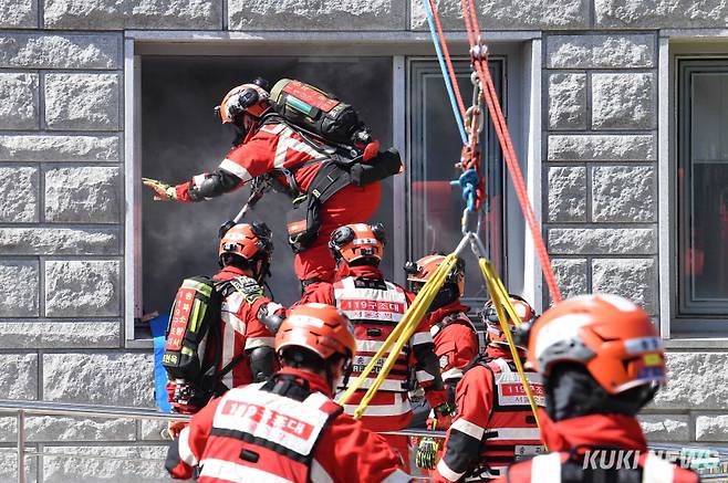 지난 2023년 서울 송파구 올림픽공원에서 ‘재난대응 안전한국훈련’이 진행되고 있다. 곽경근 기자