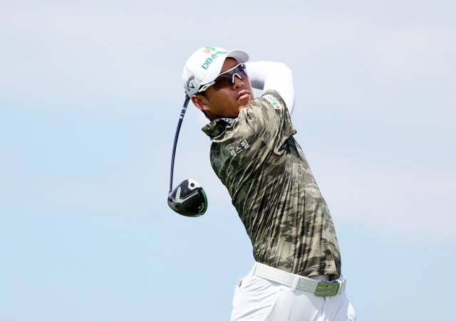 KPGA 투어 파운더스컵 3라운드 9번 홀에서 티샷을 날리는 문도엽. 사진 제공=KPGA