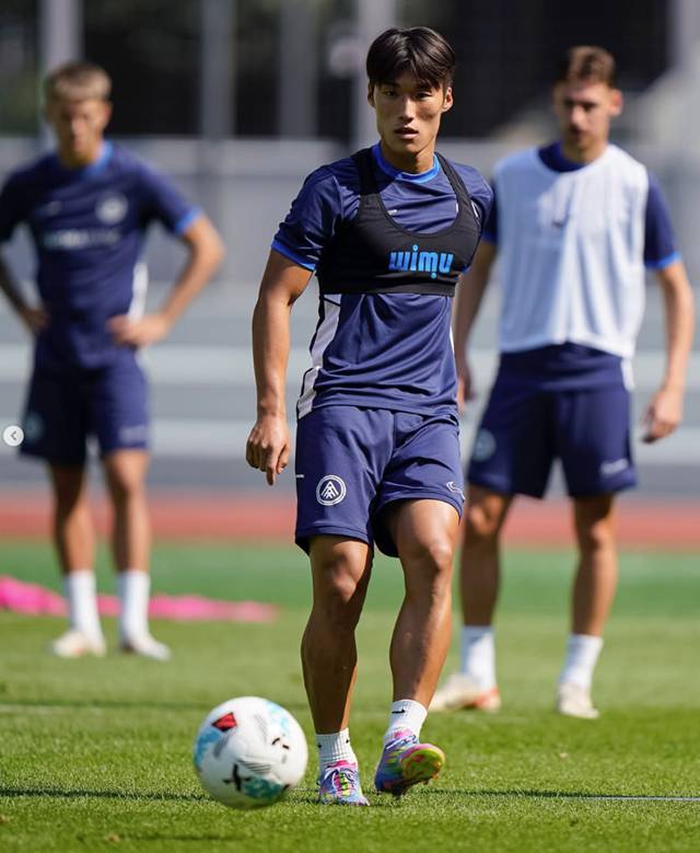 훈련에 집중하는 김민수. /사진=FC안도라 SNS