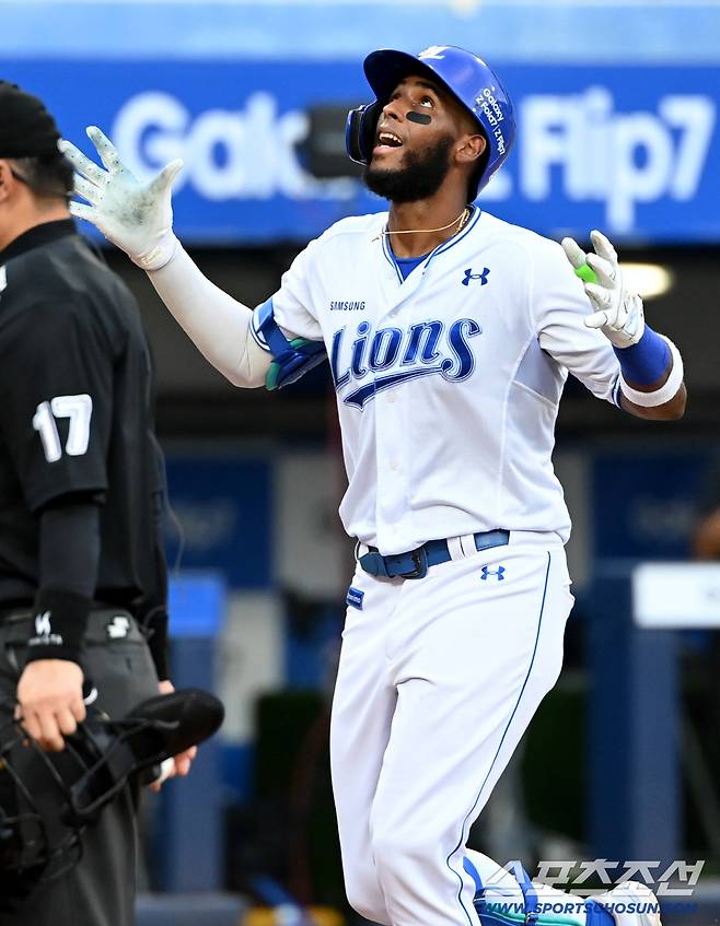 6일 대구 삼성라이온즈파크에서 열린 한화와 삼성의 경기, 2회말 삼성 디아즈가 추격의 솔로홈런을 치고 베이스를 돌고 있다. 대구=허상욱 기자wook@sportschosun.com/2025.09.06/
