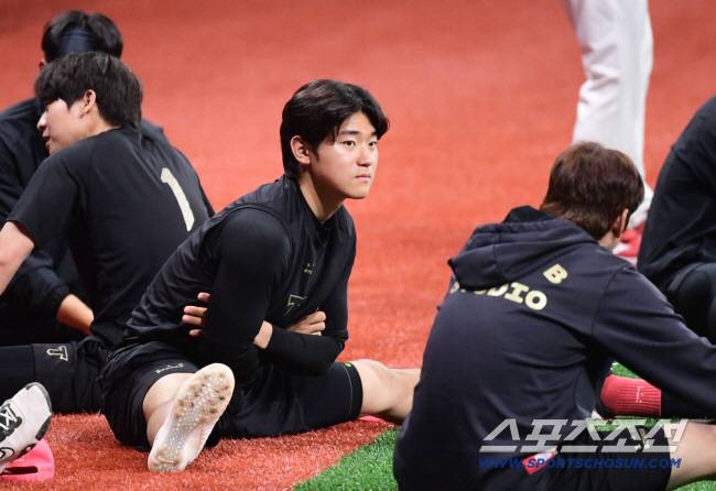 5월 5일 고척돔에서 열리는 KBO리그 키움과 KIA의 경기. 몸을 풀고 있는 KIA 김도영. 고척=송정헌 기자songs@sportschosun.com/2025.05.05/