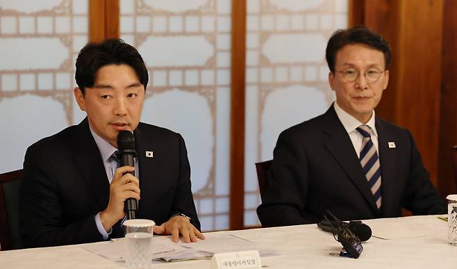 강훈식 대통령 비서실장이 7일 서울 종로구 삼청동 국무총리공관에서 열린 고위당정협의회에서 발언하고 있다. /뉴시스