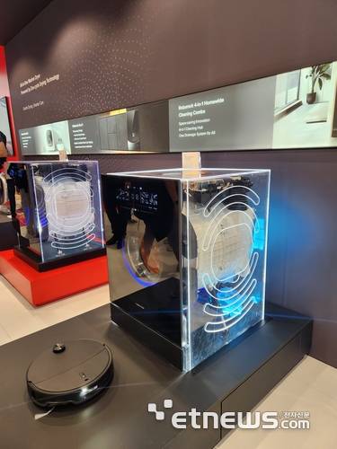 로보락이 로봇청소기와 세탁건조기를 합친 4 in 1 제품 (사진=김신영 기자)