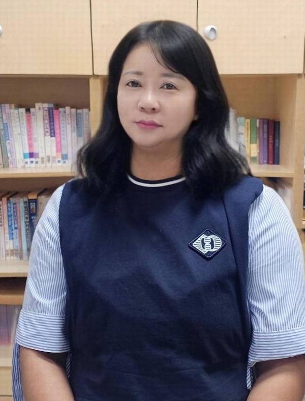 부산 정관2 국공립어린이집 임인정 원장이 365 온종일 어린이집 운영 성과를 설명하고 있다. 정지윤 기자
