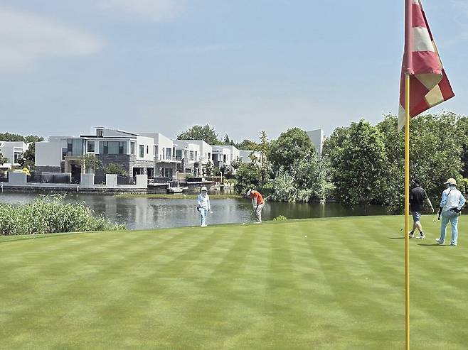 고급스러운 분위기의 태주 화교성CC 전경.