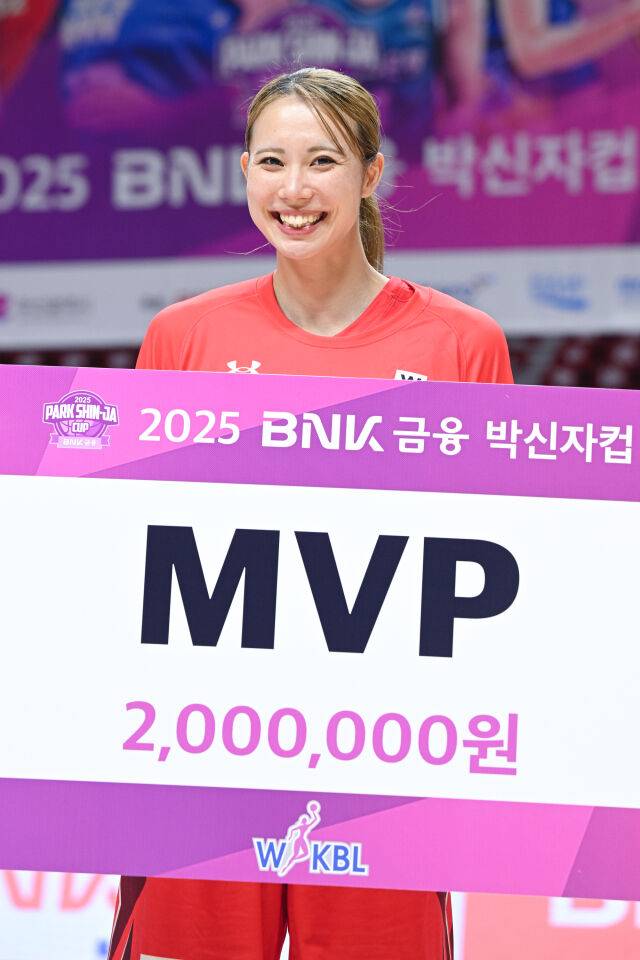 후지모토 아키./WKBL