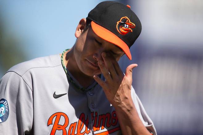 볼티모어 오리올스 스가노 도모유키가 김혜성의 타구를 맞고 강판됐다. 사진은 볼티모어에서 활약 중인 스가노의 모습. /사진=로이터