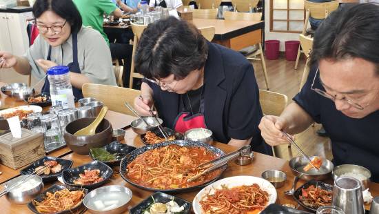 생아구찜과 마른아구찜 식사.