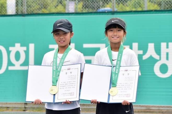 여자 10세부 복식 우승 박민주 박서율