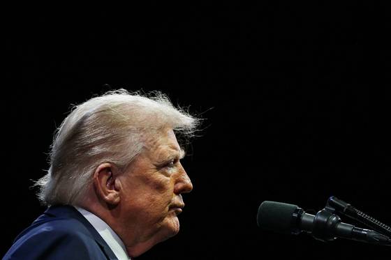 도널드 트럼프 미국 대통령이 8일(현지시간) 미국 워싱턴 백악관 종교자유위원회에 참석해 연설하고 있다. 로이터=연합뉴스