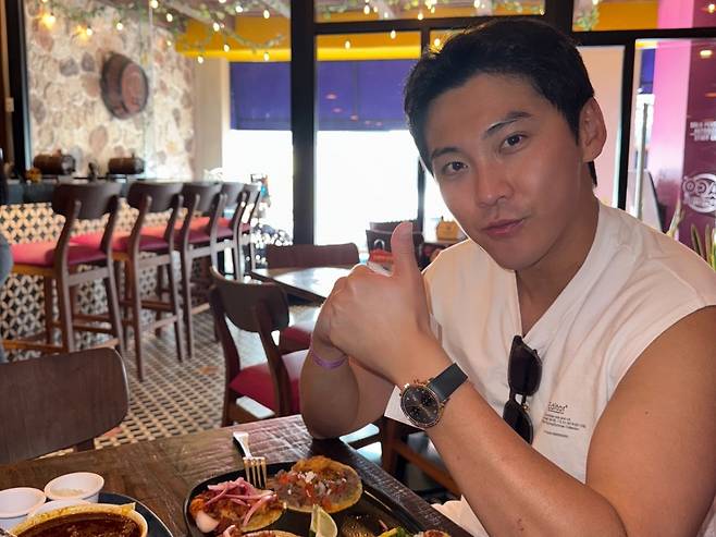 FT아일랜드 출신 송승현이 연예계 은퇴 후 미국에서 국밥집 인수를 준비 중인 근황을 전했다. /사진=인스타그램 갈무리