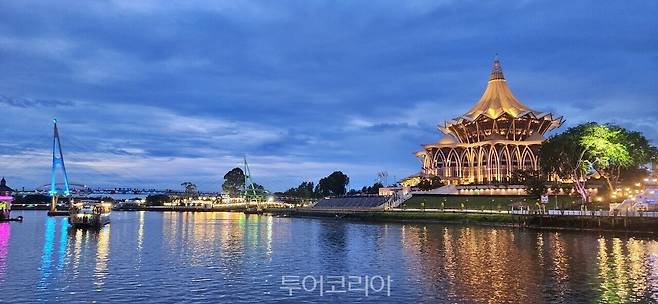 쿠칭 워터프론트