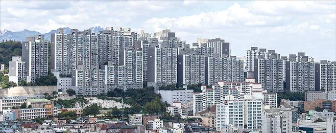 서울 성북구 돈암동 ‘한신한진아파트’는 역세권 대단지에 10억원 이하로 매수할 수 있는 몇 안 되는 단지라는 장점 덕분에 매매 거래가 꾸준하다. (윤관식 기자)