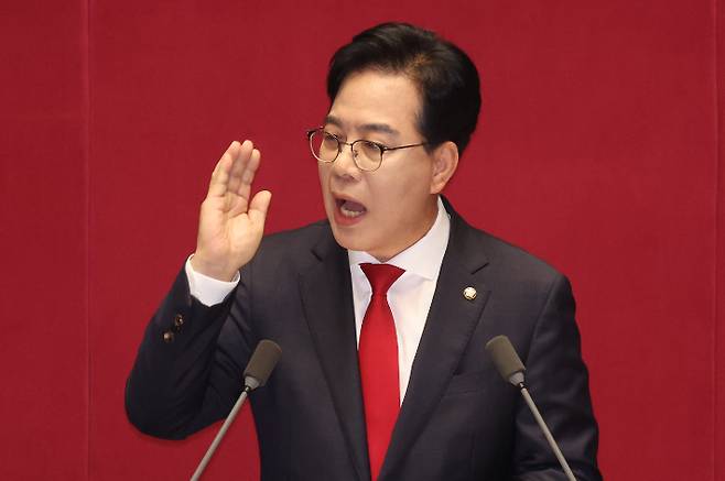 국민의힘 송언석 원내대표가 10일 서울 여의도 국회에서 열린 본회의에서 교섭단체 대표 연설을 하고 있다. 연합뉴스