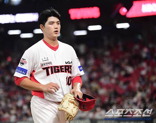 11일 광주 기아챔피언스필드에서 열린 KIA와 롯데의 경기. 4회 투구를 마치고 마운드를 내려오는 KIA 김태형. 광주=송정헌 기자songs@sportschosun.com/2025.09.11/