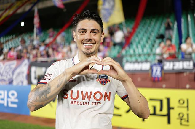 수원FC 공격수 윌리안이 스포츠 탈장으로 전열에서 이탈했다. 사진=한국프로축구연맹