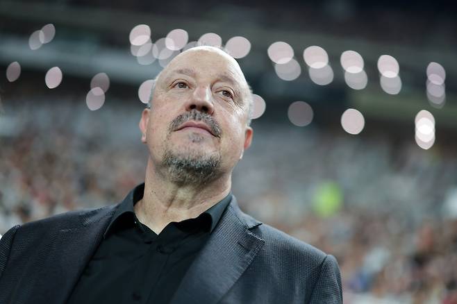 ‘2025 아이콘 매치: 창의 귀환, 반격의 시작’이 14일 서울월드컵경기장을 가득 메우며 성황리에 열렸다. 실드 유나이티드 라파엘 베니테스 감독. 사진제공|넥슨