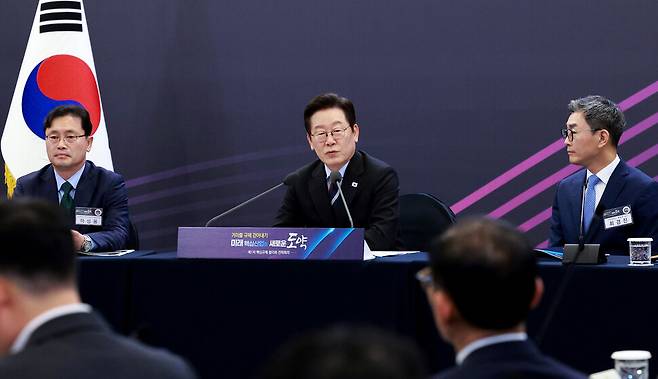 이재명 대통령이 15일 서울 성북구 한국과학기술연구원(KIST)에서 열린 제1차 핵심규제 합리화 전략회의에서 발언하고 있다. 연합뉴스