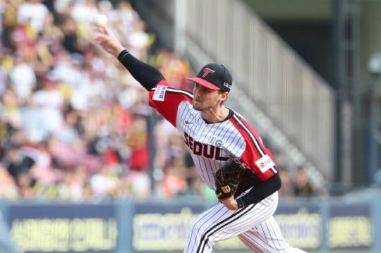 시즌 5승을 따낸 앤더스 톨허스트 / 사진=LG 트윈스 제공