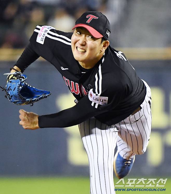 10일 서울 잠실구장에서 열린 LG-두산전. 손주영이 7회에도 등판해 역투하고 있다. 잠실=정재근 기자 cjg@sportschosun.com/2025.9.10/