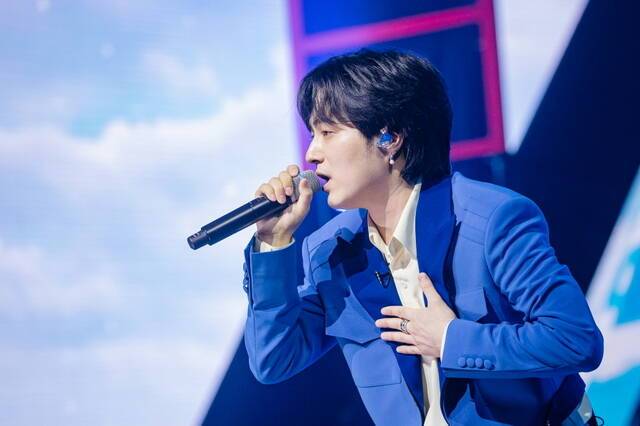 일본의 인기 록 밴드 노벨브라이트의 보컬 타케나카 유다이가 현재 방영 중인 MBN '2025 한일가왕전'에 출전해 많은 화제를 모으고 있다./크레아 스튜디오