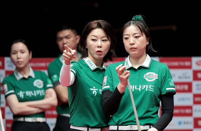 하나카드 김가영(왼쪽)과 사카이 아야코. 사진=PBA