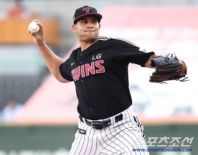 15일 인천 SSG랜더스필드에서 LG-SSG전. LG 선발투수로 마운드에 오른 치리노스. 인천=정재근 기자 cjg@sportschosun.com/2025.8.15/