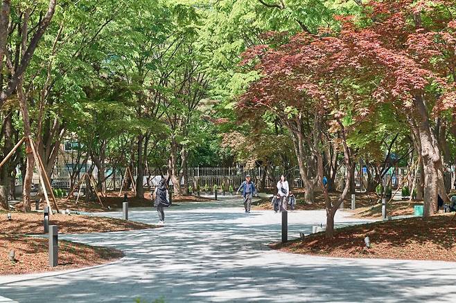 서울 강동구 '명일광장' 전경. 서울 강동구 제공