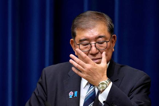 이시바 시게루 일본 총리가 지난 7일 사임 의사를 밝히고 있다. 로이터=연합뉴스