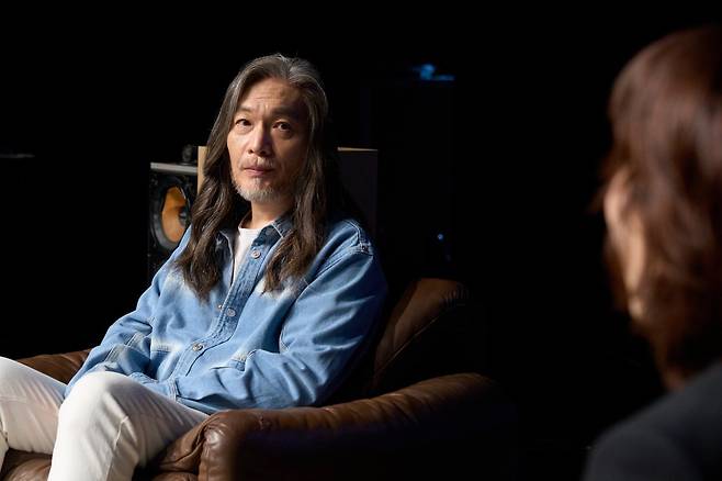 임재범은 “나이가 들수록 노래 하나하나에 책임감을 느끼고 감성을 담아 부른다”며, 음악과 무대에서 최선을 다하는 자세를 강조했다. 사진제공|블루씨드엔터테인먼트