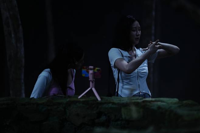 "공포? '귀시'는 거대한 욕망 이야기" 홍원기 감독 인터뷰