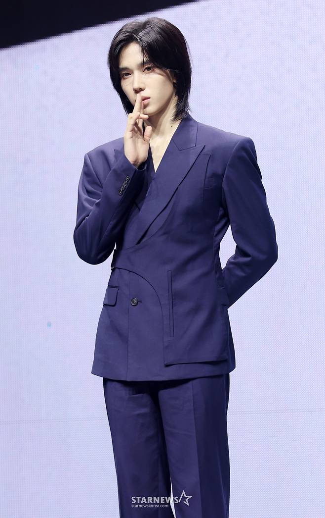 그룹 루네이트 카엘이 17일 서울 광진구 예스24 라이브홀에서 진행된 두 번째 싱글 앨범 'LOST' 발매 기념 쇼케이스에서 포즈를 취하고 있다. /2025.09.17 /사진=김휘선 hwijpg@