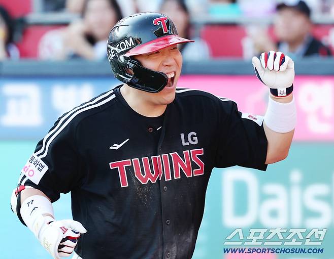 18일 수원 케이티위즈파크에서 열린 KT와 LG의 더블헤더 1차전 경기. 7회 투런홈런을 날린 LG 김현수. 수원=송정헌 기자songs@sportschosun.com/2025.09.18/